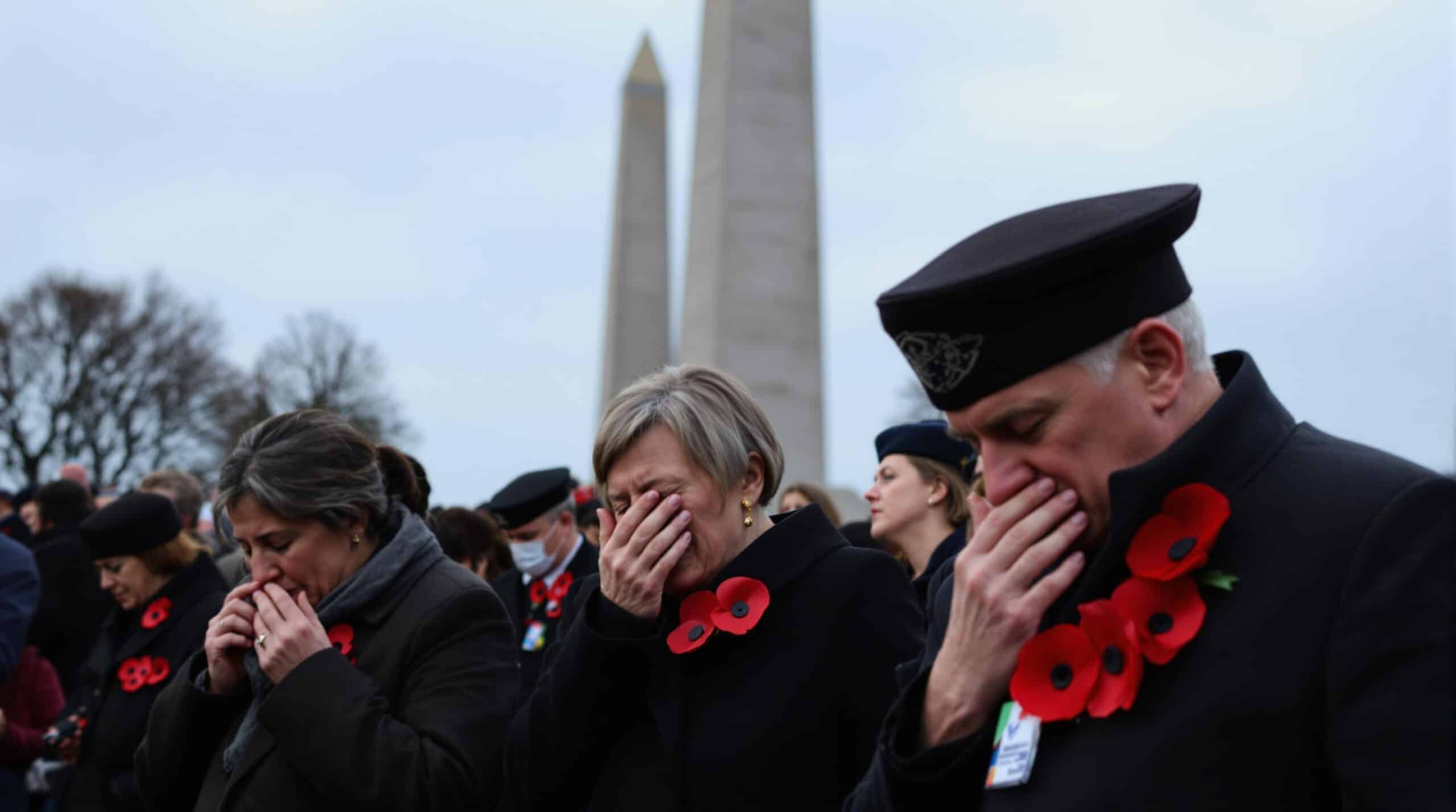 découvrez comment le symbole du coquelicot rend hommage aux souvenirs des héros tombés, en évoquant leur sacrifice et en perpétuant leur mémoire à travers l'histoire et la culture.
