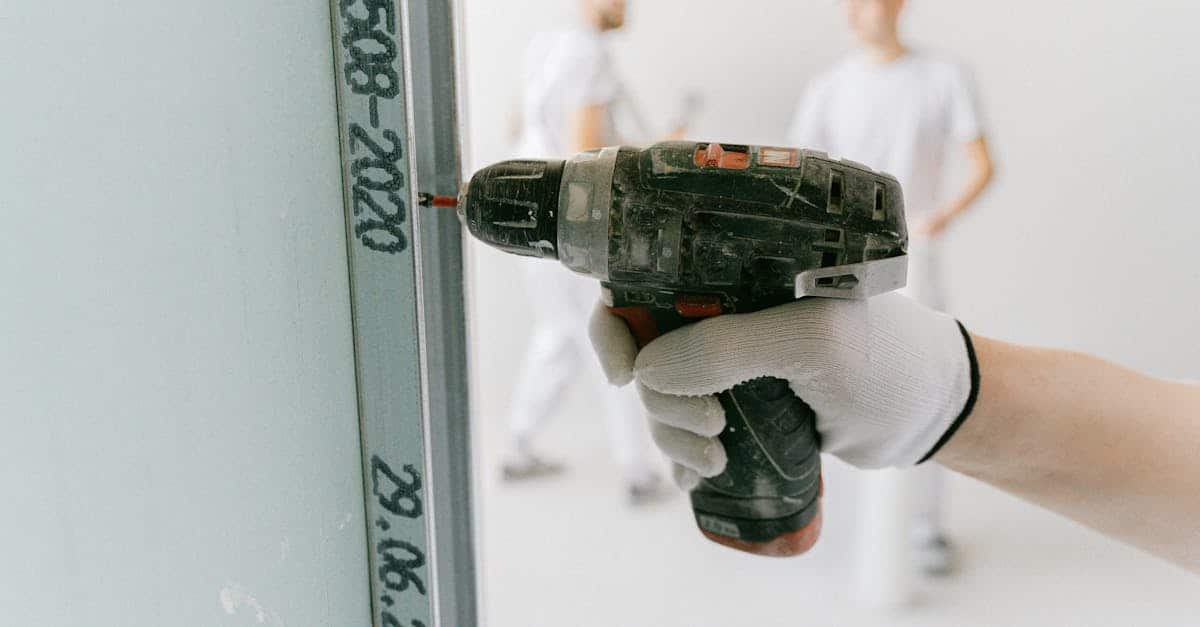 conseils et bonnes pratiques pour assurer la sécurité lors du forage de murs afin de prévenir les accidents et protéger les travailleurs.