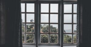 découvrez nos solutions de traitement de fenêtres alliant esthétique et fonctionnalité pour embellir et protéger votre intérieur.