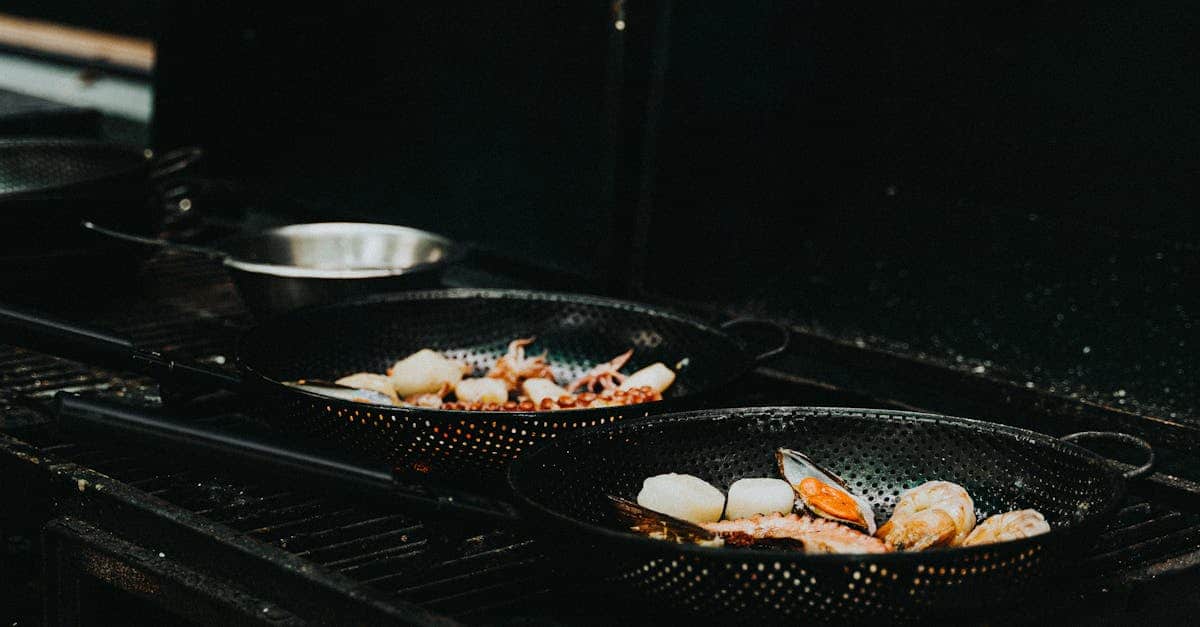 brasero en fonte : robuste et élégant, idéal pour des feux de camp conviviaux et durables en extérieur.