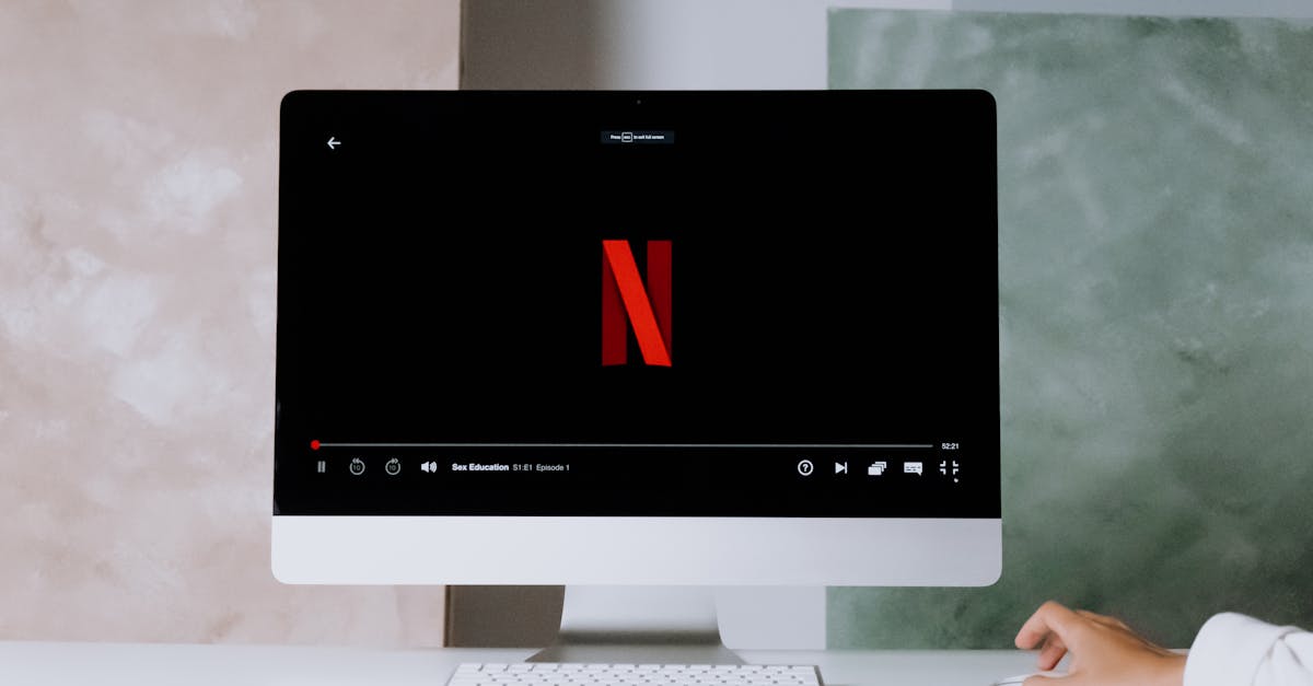découvrez les thrillers captivants sur netflix, mêlant suspense, mystère et rebondissements pour des soirées palpitantes.