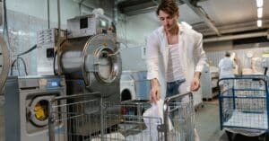découvrez comment fabriquer votre propre détergent à lessive maison, économique et écologique, pour des vêtements propres et respectueux de l'environnement.