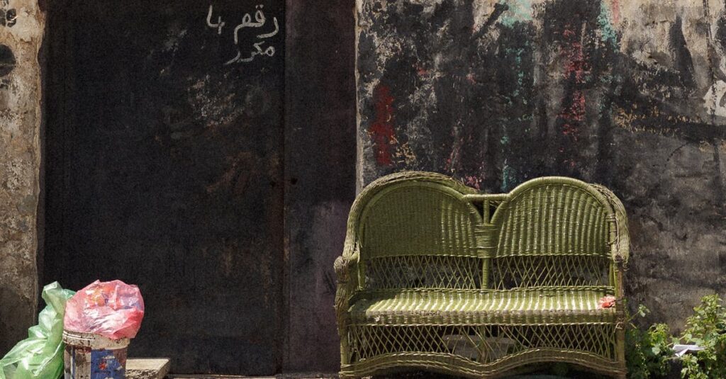 découvrez notre collection de meubles mystérieux alliant design unique et ambiance énigmatique pour sublimer votre intérieur.