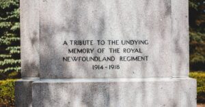 découvrez notre hommage sincère et émouvant à travers 'tribute', célébrant les moments précieux et les souvenirs inoubliables.